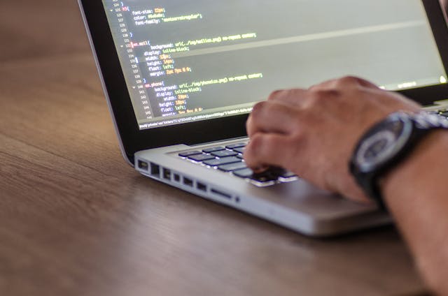 3 Reasons to Partner with an Excellent IT Service Provider